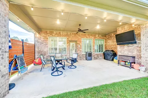 Exterior - 404 Summit Ridge Ct, Willis, TX 77318 photo 7 of 8