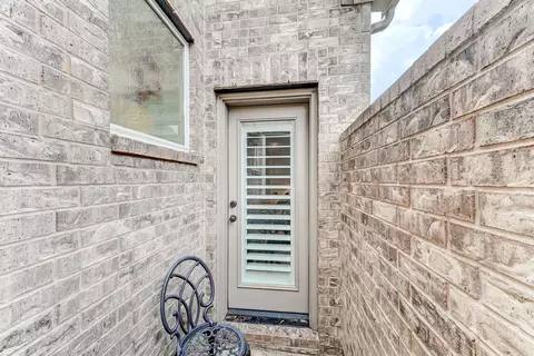 Exterior - 404 Summit Ridge Ct, Willis, TX 77318 photo 6 of 8