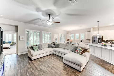 Living - 404 Summit Ridge Ct, Willis, TX 77318 photo 4 of 4