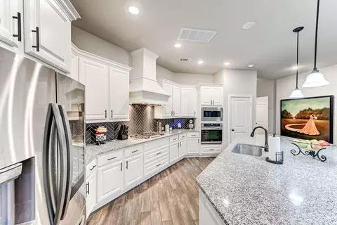 Kitchen - 404 Summit Ridge Ct, Willis, TX 77318 photo 3 of 8