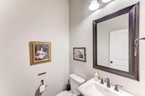 Bath - 404 Summit Ridge Ct, Willis, TX 77318 photo 1 of 8
