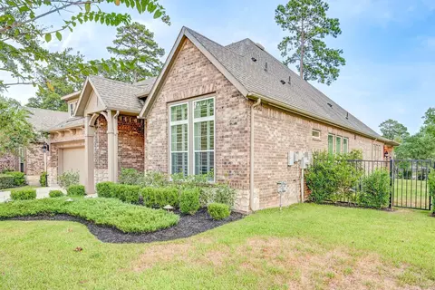 Exterior - 404 Summit Ridge Ct, Willis, TX 77318 photo 4 of 8