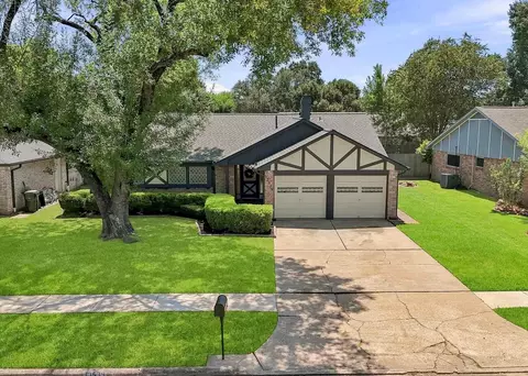 13539 Brook Hollow Dr, Sugar Land, TX 77498