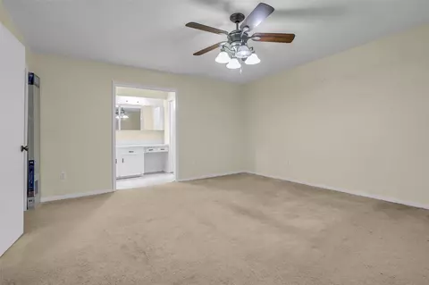 10002 Pinehurst St, Baytown, TX 77521