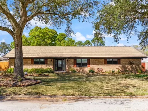 3921 Wickersham St, Bay City, TX 77414
