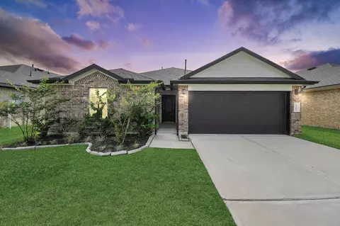 3521 Rockefeller Rd, Texas City, TX 77591