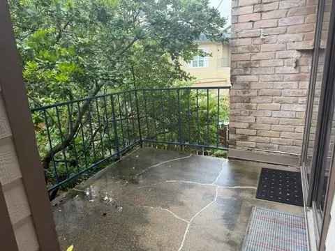 7108 N Holiday Dr, Galveston, TX 77550