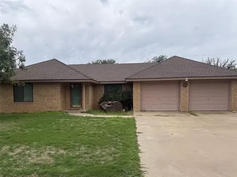 2034 Buffalo Dr, Levelland, TX 79336