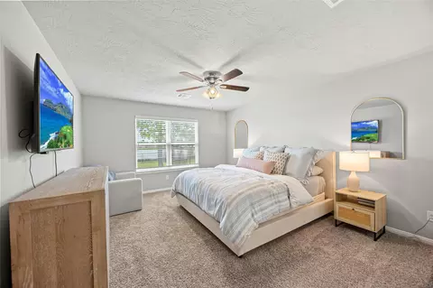 Bedroom - 383 Shoreview Dr, Conroe, TX 77303 photo 2 of 3