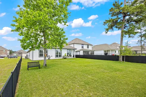 Exterior - 383 Shoreview Dr, Conroe, TX 77303 photo 5 of 7