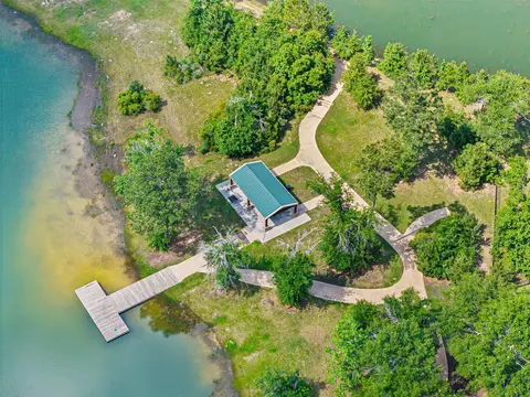 View/Area - 383 Shoreview Dr, Conroe, TX 77303 photo 7 of 10