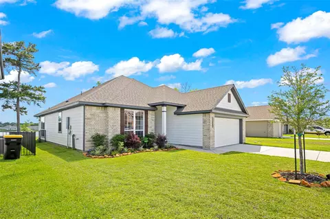 Exterior - 383 Shoreview Dr, Conroe, TX 77303 photo 3 of 7