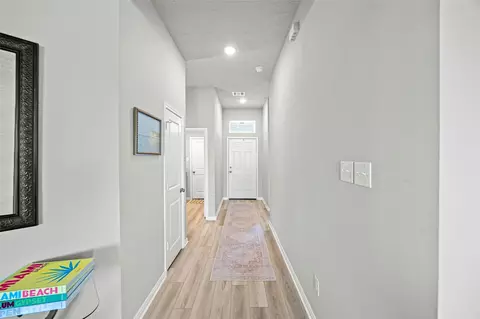 Entry Way - 383 Shoreview Dr, Conroe, TX 77303 photo 2 of 2