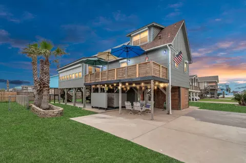 4130 Kent Dr, Galveston, TX 77554