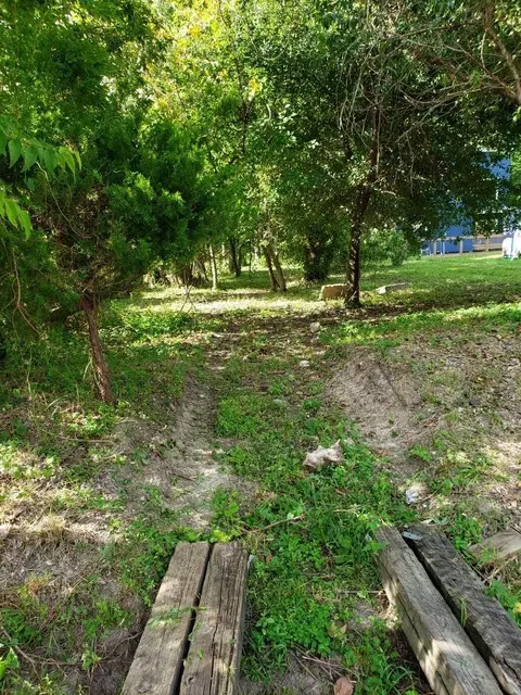 843 Lovers Ln, Houston, TX 77091