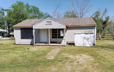 803 Chester St, West Orange, TX 77630