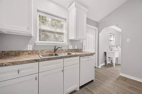 Kitchen - 9898 Arbor Oak, Willis, TX 77318 photo 4 of 4