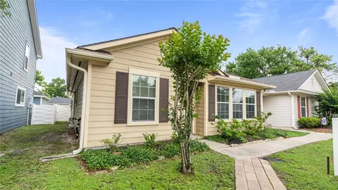 9906 Farrell Dr, Houston, TX 77070