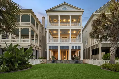 2601 E Seaside Dr, Galveston, TX 77550