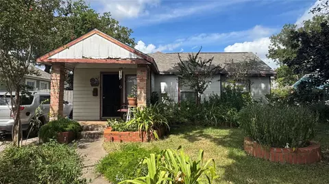 7415 Magnolia St, Houston, TX 77023