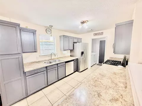 Kitchen - 3719 Nutwood Ln, Spring, TX 77389 photo 3 of 4