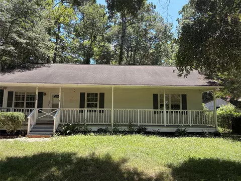 5731 Pinehurst Dr, Montgomery, TX 77316