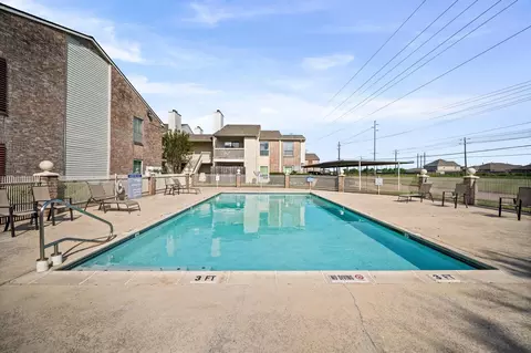 7600 Emmett F Lowry Expy #314, Texas City, TX 77591
