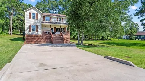 147 Wildwood Lake Dr N, Huntsville, TX 77340