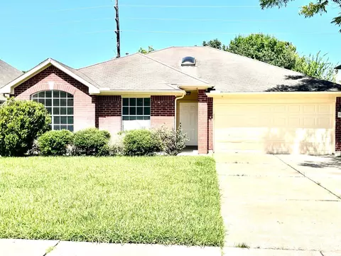 17002 Summer Hollow Dr, Sugar Land, TX 77498