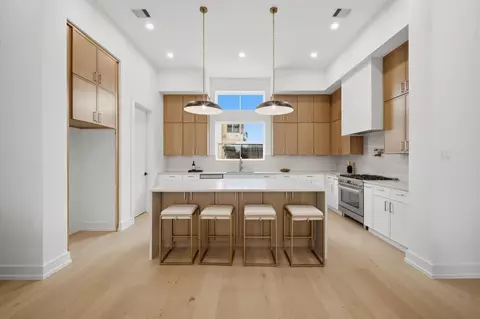 2920 Michaux St, Houston, TX 77009