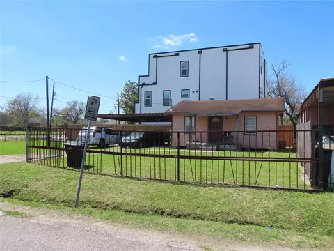 4235 Elmwood St, Houston, TX 77051