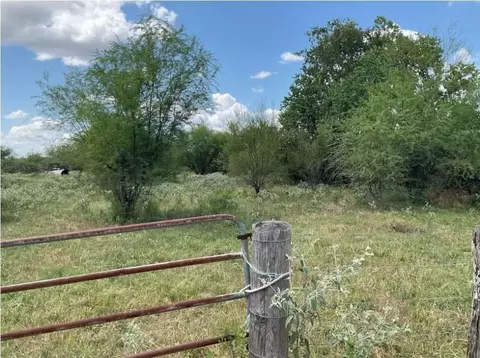 R16014 Navidad Street, Edna, TX 77957
