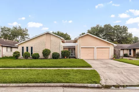 9232 Vickijohn Dr, Houston, TX 77031