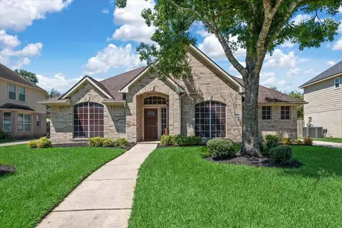 17819 Island Spring Ln, Tomball, TX 77377