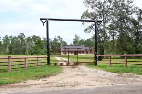 4465 Sumrall Rd, Votaw, TX 77376