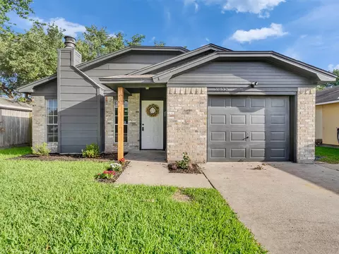 2613 7th Ave N, Texas City, TX 77590