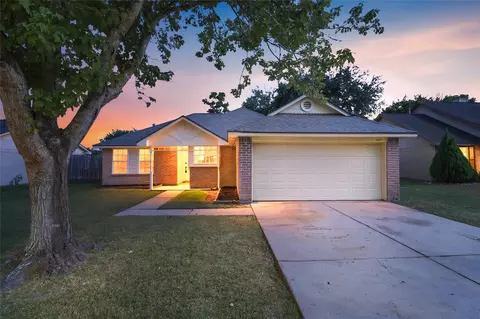 2807 Custer Dr, League City, TX 77573