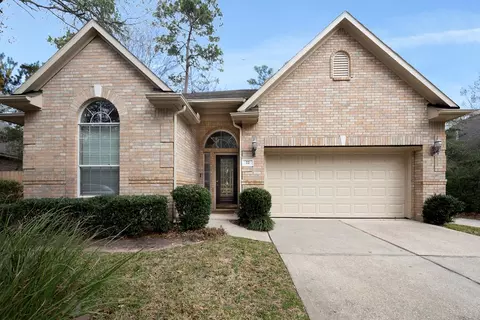 22 W Windsor Hills Cir, Conroe, TX 77384