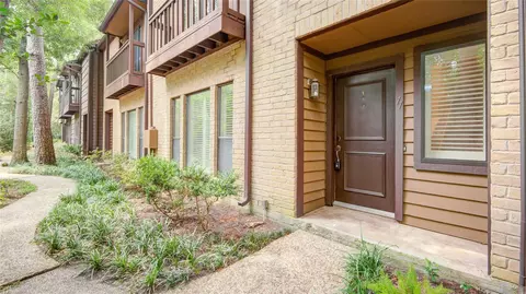 11711 Memorial Dr, Houston, TX 77024