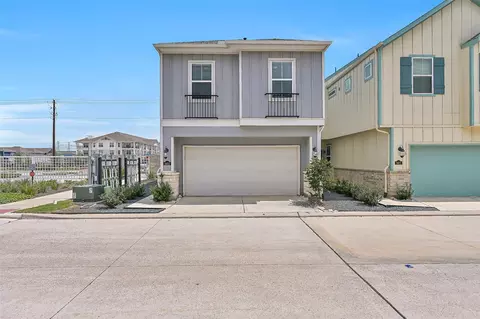2403 Bay Breeze Dr, Kemah, TX 77565