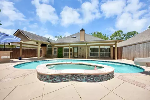 1510 Almond Brook Ln, Houston, TX 77062