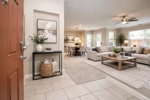 6607 Lake Woodlands Dr #223, The Woodlands, TX 77382