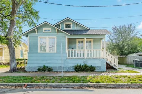 1516 37th St, Galveston, TX 77550