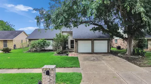 7015 Winding Trace Dr, Houston, TX 77086