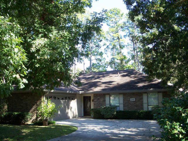 246 Point Clear Dr, Conroe, TX 77304 photo 1