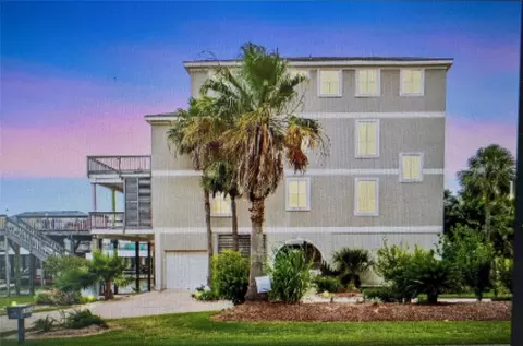 1854 Tiki Dr, Tiki Island, TX 77554