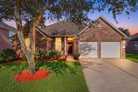 4018 Aerial Brook Trl, Fresno, TX 77545
