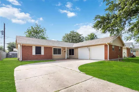814 Alyse St, Deer Park, TX 77536
