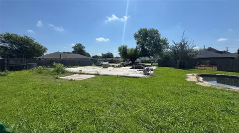 10003 Kirkbluff Dr, Houston, TX 77089