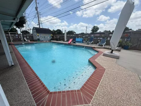 3210 Flamborough Dr, Pasadena, TX 77503